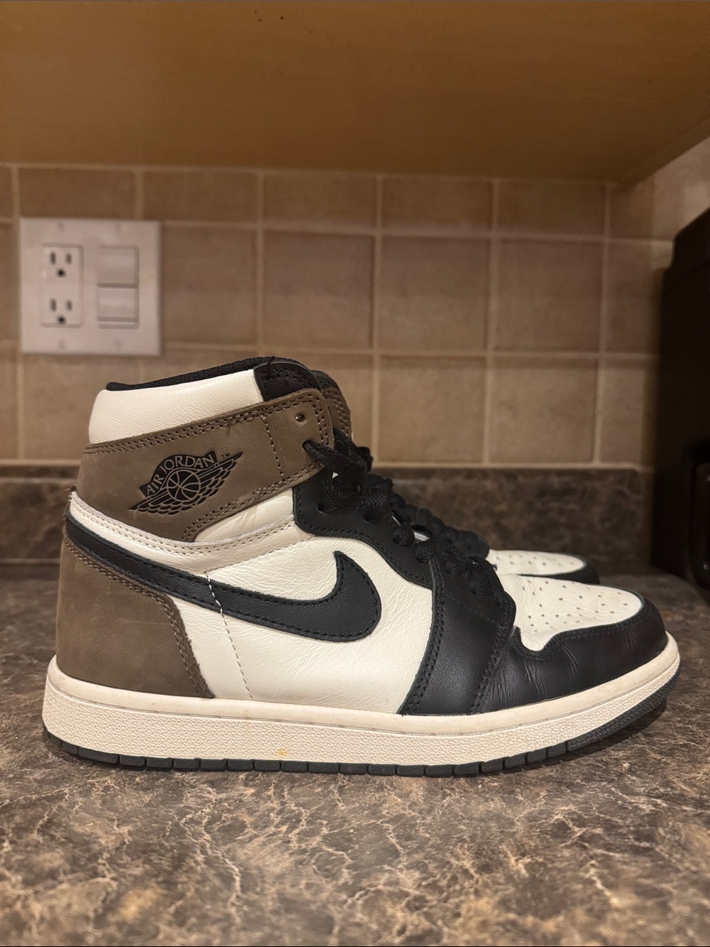 Nike Air Jordan 1 High OG “Dark Mocha” — Authentic